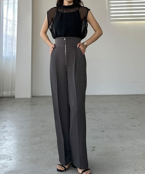 Louere(ルエレ)の「フロントジップハイウエストタックパンツ(スラックス・レディース・ブラック/アイボリー/チャコール・SMALL/MEDIUM/LARGE/X-LARGE)」の19枚目の写真