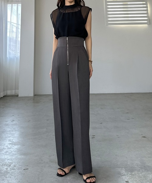 Louere(ルエレ)の「フロントジップハイウエストタックパンツ(スラックス・レディース・ブラック/アイボリー/チャコール・SMALL/MEDIUM/LARGE/X-LARGE)」の6枚目の写真