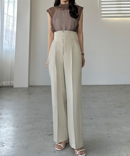 Louere(ルエレ)の「フロントジップハイウエストタックパンツ(スラックス・レディース・ブラック/アイボリー/チャコール・SMALL/MEDIUM/LARGE/X-LARGE)」の5枚目の写真