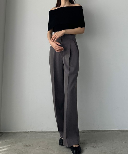 Louere(ルエレ)の「フロントジップハイウエストタックパンツ(スラックス・レディース・ブラック/アイボリー/チャコール・SMALL/MEDIUM/LARGE/X-LARGE)」の7枚目の写真