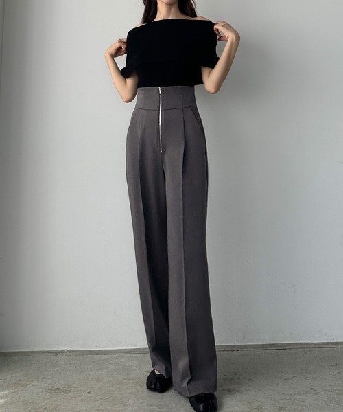 Louere(ルエレ)の「フロントジップハイウエストタックパンツ(スラックス・レディース・ブラック/アイボリー/チャコール・SMALL/MEDIUM/LARGE/X-LARGE)」の8枚目の写真