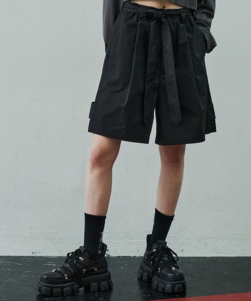 AIVER（アイバー）の「AIVER　ワイドフレアショートパンツ（スラックス・メンズ・ダークブラウン/ベージュ/ブラック・MEDIUM/SMALL/LARGE）」の2枚目の写真