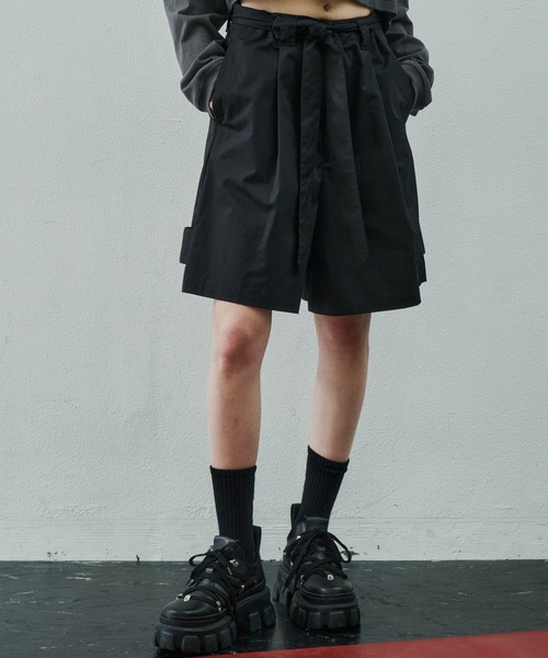 AIVER（アイバー）の「AIVER　ワイドフレアショートパンツ（スラックス・メンズ・ダークブラウン/ベージュ/ブラック・MEDIUM/SMALL/LARGE）」の8枚目の写真