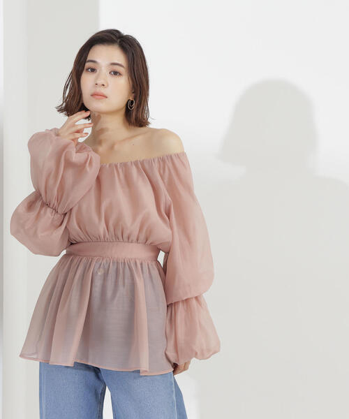 NATURAL BEAUTY BASIC（ナチュラルビューティーベーシック）の「◇シアーギャザーペプラムブラウス（シャツ/ブラウス・レディース・オフホワイト/ベージュ/ブラック・SMALL/MEDIUM）」の10枚目の写真