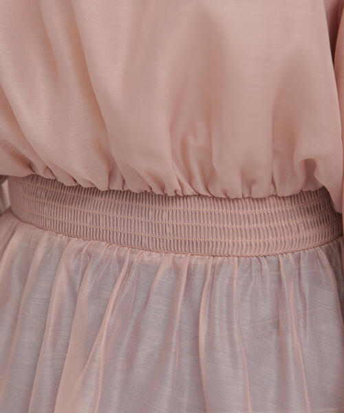 NATURAL BEAUTY BASIC（ナチュラルビューティーベーシック）の「◇シアーギャザーペプラムブラウス（シャツ/ブラウス・レディース・オフホワイト/ベージュ/ブラック・SMALL/MEDIUM）」の19枚目の写真