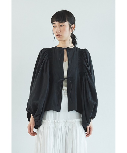 Heriter（エリテ）の「ハンドスモッキングブラウス（シャツ/ブラウス・レディース・ベージュ/ブラック/テラコッタ・38）」の2枚目の写真