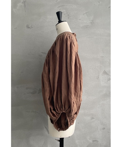 Heriter（エリテ）の「ハンドスモッキングブラウス（シャツ/ブラウス・レディース・ベージュ/ブラック/テラコッタ・38）」の17枚目の写真