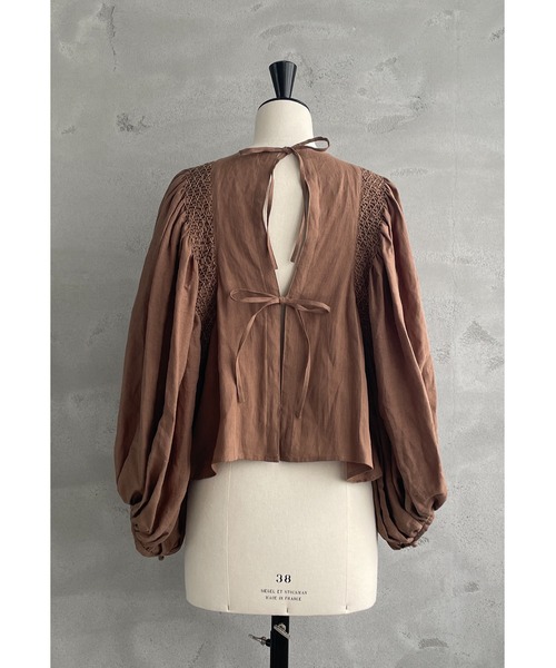 Heriter（エリテ）の「ハンドスモッキングブラウス（シャツ/ブラウス・レディース・ベージュ/ブラック/テラコッタ・38）」の18枚目の写真