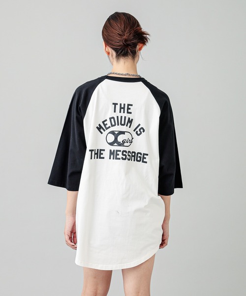 X-girl（エックスガール）の「COLLEGE LOGO B/B TEE DRESS（ワンピース・レディース・ブラック/ホワイト・S/M）」の12枚目の写真