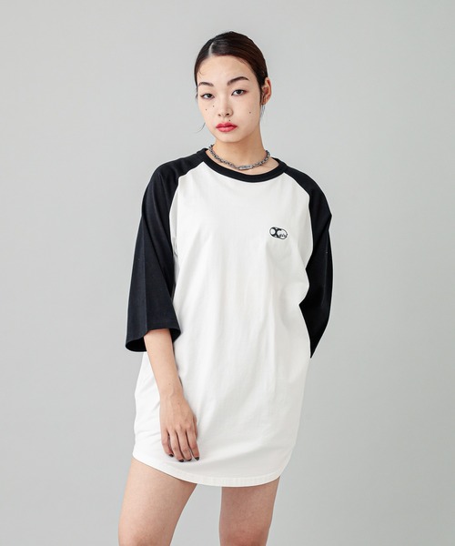 X-girl（エックスガール）の「COLLEGE LOGO B/B TEE DRESS（ワンピース・レディース・ブラック/ホワイト・S/M）」の18枚目の写真
