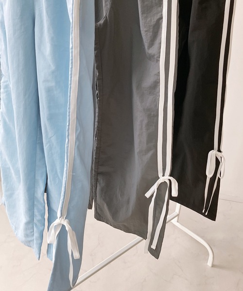 AS KNOW AS plus（アズノゥアズプラス）の「◎サイドライン リボンパンツ（その他パンツ・レディース・チャコールグレー/サックスブルー/ブラック・FREE）」の14枚目の写真