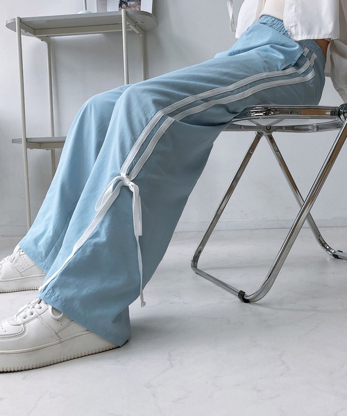 AS KNOW AS plus（アズノゥアズプラス）の「◎サイドライン リボンパンツ（その他パンツ・レディース・チャコールグレー/サックスブルー/ブラック・FREE）」の4枚目の写真