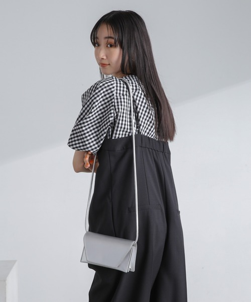 NANO universe（ナノユニバース）の「シンプルミニポシェット（ショルダーバッグ・レディース・ブラック/ライトベージュ/シルバー・FREE）」の6枚目の写真