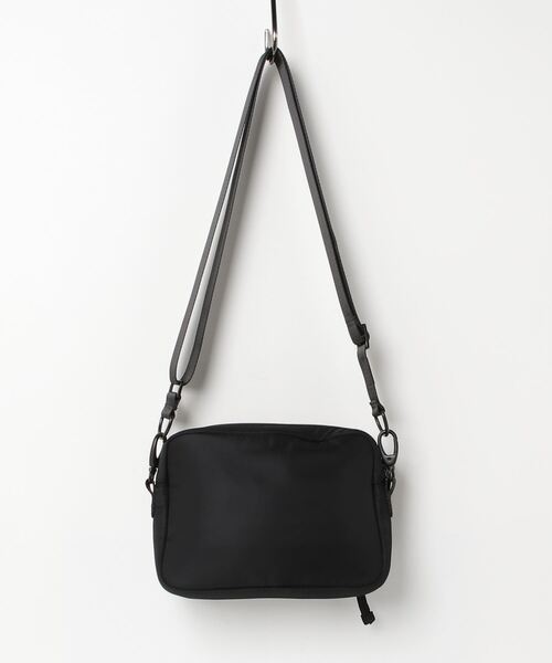 G-STAR(ジースター)の「PADDED FANNY BAG/ミニショルダーバッグ(ショルダーバッグ・メンズ・ダークブラック/グレー・ONE SIZE)」の5枚目の写真