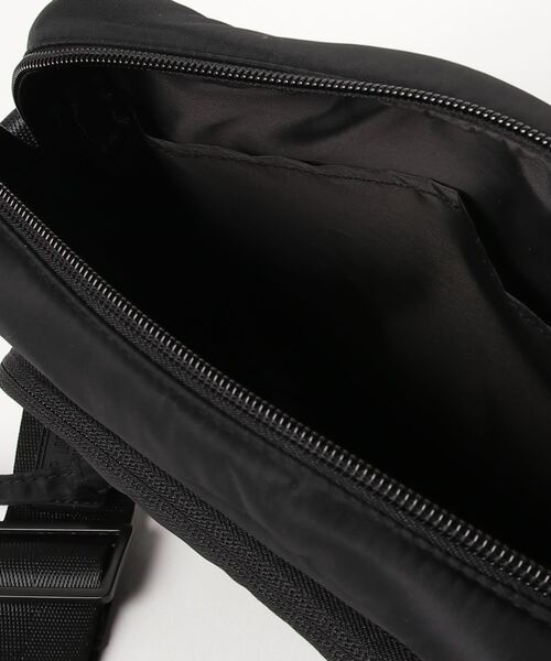 G-STAR(ジースター)の「PADDED FANNY BAG/ミニショルダーバッグ(ショルダーバッグ・メンズ・ダークブラック/グレー・ONE SIZE)」の7枚目の写真