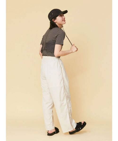 Ungrid(アングリッド)の「【WEB限定】コンパクトボーダーTee(Tシャツ/カットソー・レディース・チャコールグレー/オレンジ/グリーン/アイボリー・FREE)」の19枚目の写真
