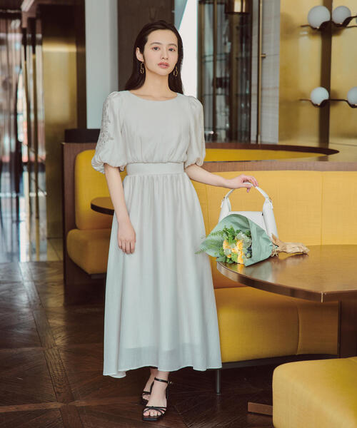 PROPORTION BODY DRESSING(プロポーションボディドレッシング)の「エンブロイダリースリーブワンピース / 1214140419(ワンピース・レディース・オフホワイト/ブルー/ブラック・SMALL/MEDIUM)」の2枚目の写真