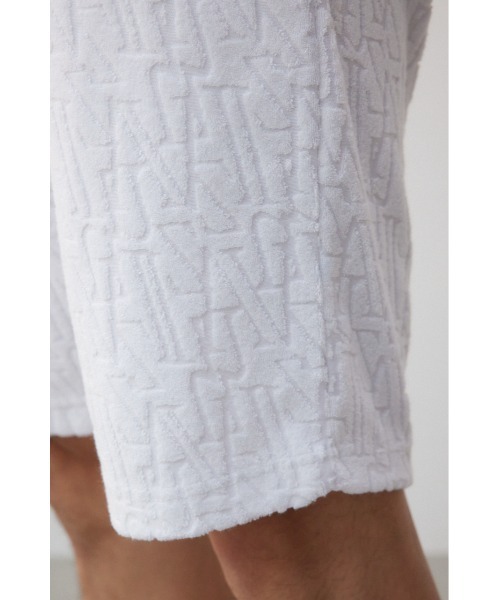 AZUL by moussy（アズールバイマウジー）の「ロゴ総柄パイルショーツ（スウェットパンツ・メンズ・ホワイト/ブラック/グレー・FREE）」の14枚目の写真