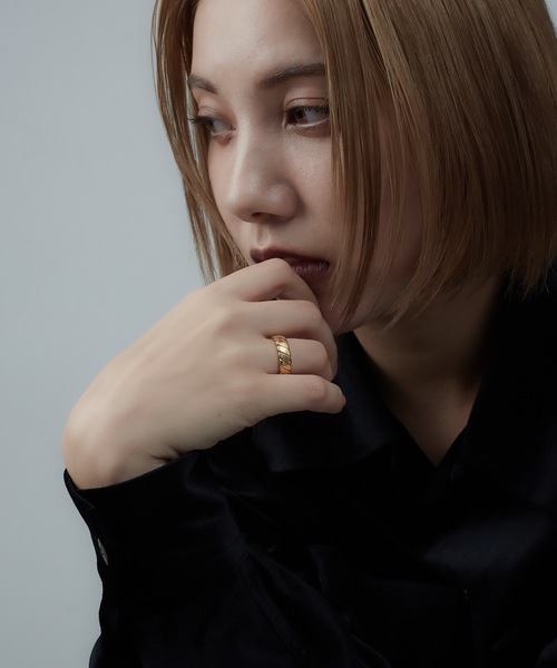 AKEL(アケル)の「【AKEL】アケル/ フェザーリング / 金属アレルギー対応リング(リング・メンズ・ゴールド・#13/#11/#9)」の4枚目の写真