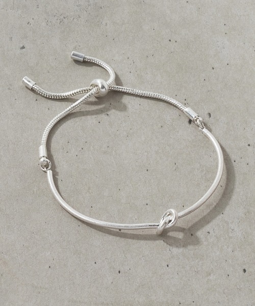 GOLDY(ゴールディ)の「スリム ノット ブレスレット(ブレスレット・レディース・ゴールド/シルバー系その他/ゴールド系その他/シルバー・FREE)」の2枚目の写真