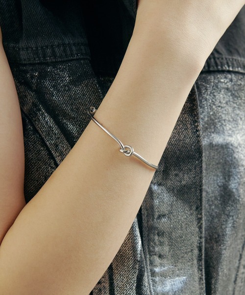 GOLDY(ゴールディ)の「スリム ノット ブレスレット(ブレスレット・レディース・ゴールド/シルバー系その他/ゴールド系その他/シルバー・FREE)」の8枚目の写真