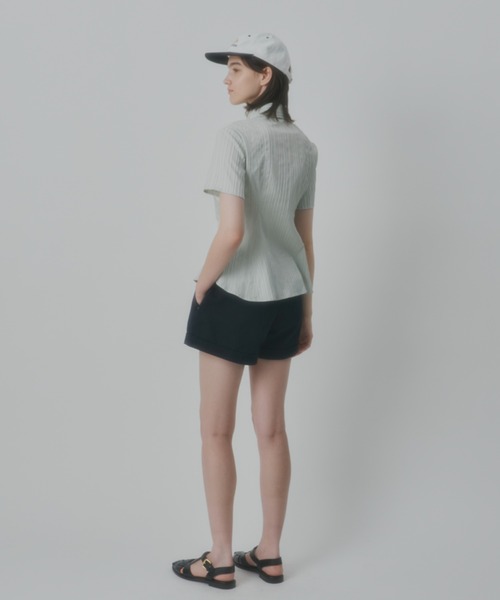 ★美品★ GIUNON ジウノン　ビッグカラーフレアシャツ　アイボリー GIUNON（ジウノン）の「big collar flare shirt / ビッグカラー