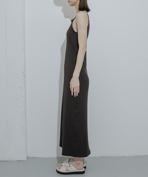 SENSE OF PLACE by URBAN RESEARCH（センスオブプレイスバイアーバンリサーチ）の「バックオープンカップツキリブワンピース（ワンピース・レディース・ブラウン/ベージュ/ブラック・S/ONE）」の17枚目の写真