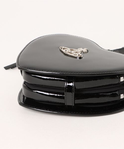 Vivienne Westwood(ヴィヴィアンウエストウッド)の「LOUISE HEART CROSSBODY(ショルダーバッグ・レディース・ブラック・FREE)」の3枚目の写真