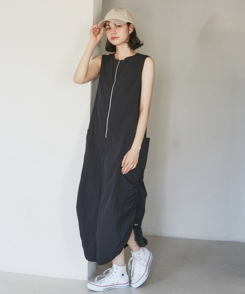ROPE' PICNIC（ロペピクニック）の「フロントジップサイドリブワンピース/撥水加工・リンクコーデ（ワンピース・レディース・ブラック/ライトグレー・38）」の2枚目の写真