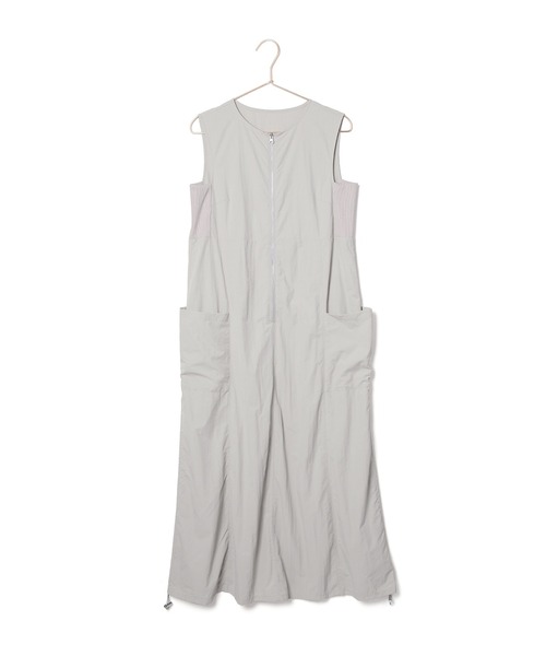 ROPE' PICNIC（ロペピクニック）の「フロントジップサイドリブワンピース/撥水加工・リンクコーデ（ワンピース・レディース・ブラック/ライトグレー・38）」の4枚目の写真