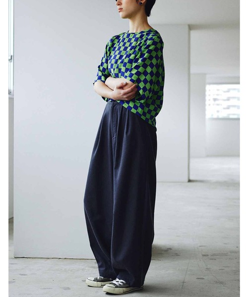 MEDE19F(メデジュウキュウ)の「MEDE19F リネンブレンド素材のバナナシルエットパンツ(その他パンツ・レディース・ダークネイビー・LARGE/MEDIUM/X-LARGE)」の2枚目の写真