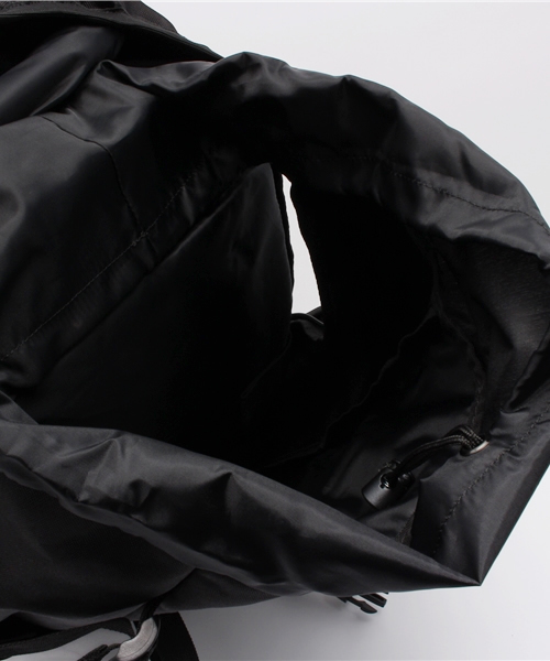 VENCEEXCHANGE（ヴァンスエクスチェンジ）の「YAKPAK ヤックパックメタルバックルリュック（バックパック/リュック・メンズ・ブラック・FREE）」の4枚目の写真