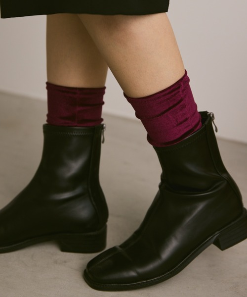 Aunt Marie's（アントマリーズ）の「ベーシックベロアソックス（ソックス/靴下・レディース・レッド/ブルー/チャコールグレー/グレイッシュベージュ/ブラック・FREE）」の5枚目の写真