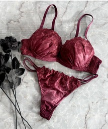 Dolce Fiora（ドルチェフィオラ）の「【痛くなりにくいやわらかワイヤー】ブラジャー＆Tバックセット（ブラ&ショーツ）」