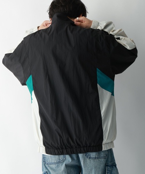 jumpit（ジャンプイット）の「【jumpit】ワンポイント刺繍/切り替えナイロンブルゾン（ブルゾン・メンズ・ブラック/ネイビー/グレー・SMALL/MEDIUM/LARGE）」の21枚目の写真