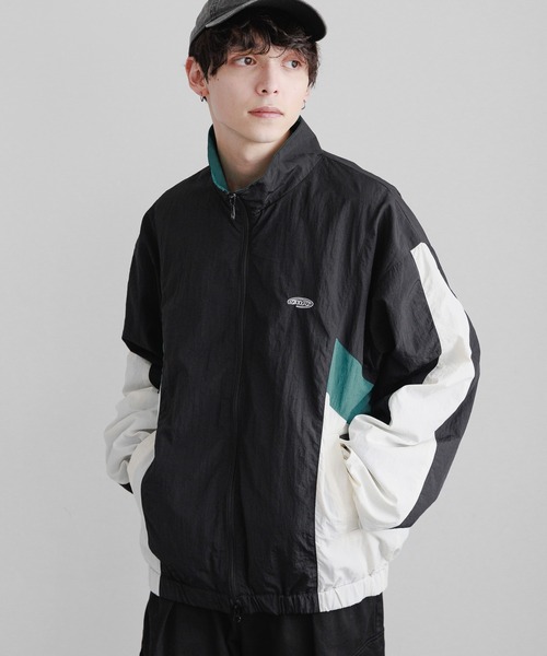 jumpit（ジャンプイット）の「【jumpit】ワンポイント刺繍/切り替えナイロンブルゾン（ブルゾン・メンズ・ブラック/ネイビー/グレー・SMALL/MEDIUM/LARGE）」の8枚目の写真