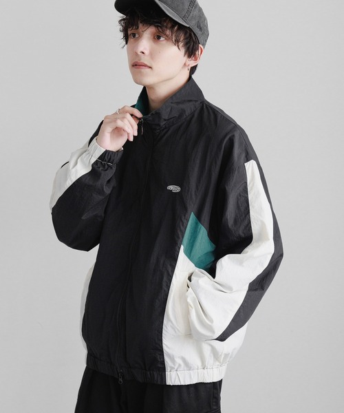 jumpit（ジャンプイット）の「【jumpit】ワンポイント刺繍/切り替えナイロンブルゾン（ブルゾン・メンズ・ブラック/ネイビー/グレー・SMALL/MEDIUM/LARGE）」の9枚目の写真