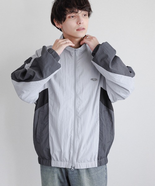 jumpit（ジャンプイット）の「【jumpit】ワンポイント刺繍/切り替えナイロンブルゾン（ブルゾン・メンズ・ブラック/ネイビー/グレー・SMALL/MEDIUM/LARGE）」の11枚目の写真