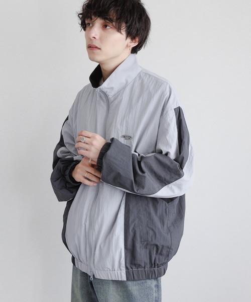 jumpit（ジャンプイット）の「【jumpit】ワンポイント刺繍/切り替えナイロンブルゾン（ブルゾン・メンズ・ブラック/ネイビー/グレー・SMALL/MEDIUM/LARGE）」の12枚目の写真