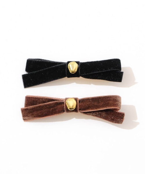 flower(フラワー)の「チャームベロアリボンクリップ(バレッタ/ヘアクリップ・レディース・ブラック/ブラウン・A/B)」の4枚目の写真