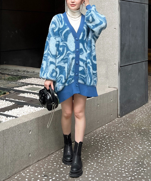 SPIRALGIRL（スパイラルガール）の「マーブルパターンシャギーニットミドル丈カーディガン（カーディガン/ボレロ・レディース・ブルー/ブラック/ホワイト・FREE）」の4枚目の写真
