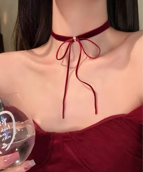 Port(ポート)の「【 Port / ポート 】韓国風 ベロア リボンチョーカー(チョーカー・レディース・バーガンディー/ブラック・FREE)」の1枚目の写真