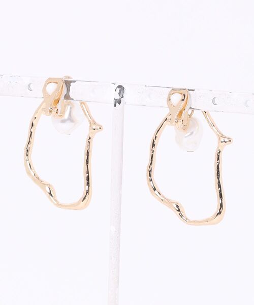 natural couture（ナチュラルクチュール）の「ニュアンスサークルパールイヤリング（イヤリング・レディース・シルバー/ゴールド・FREE）」の3枚目の写真