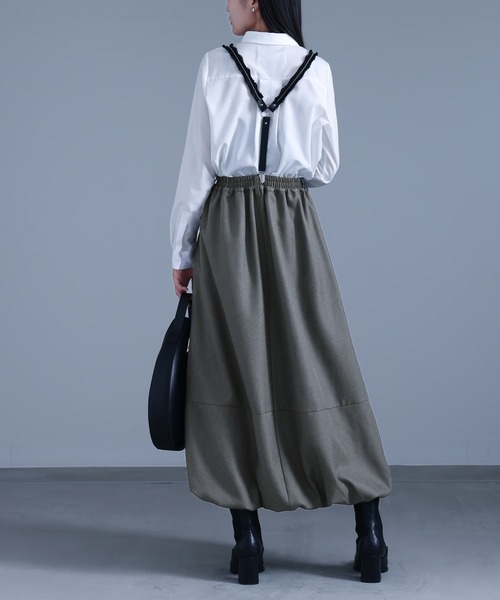 kOhAKU（コハク）の「『サスペンダー付きバルーンスカート』（スカート・レディース・チャコール/ブラック・2/1）」の21枚目の写真