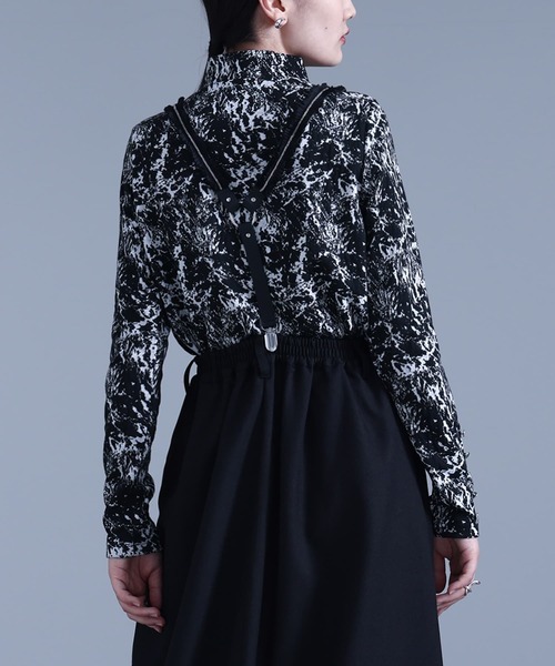 kOhAKU（コハク）の「『サスペンダー付きバルーンスカート』（スカート・レディース・チャコール/ブラック・2/1）」の4枚目の写真