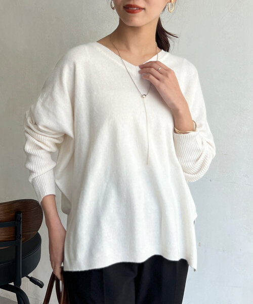 Chez toi(シェトワ)の「Vネック袖リブざっくりプルオーバー(ニット/セーター・レディース・レッド/アイボリー/ブラック/グレー・FREE)」の3枚目の写真