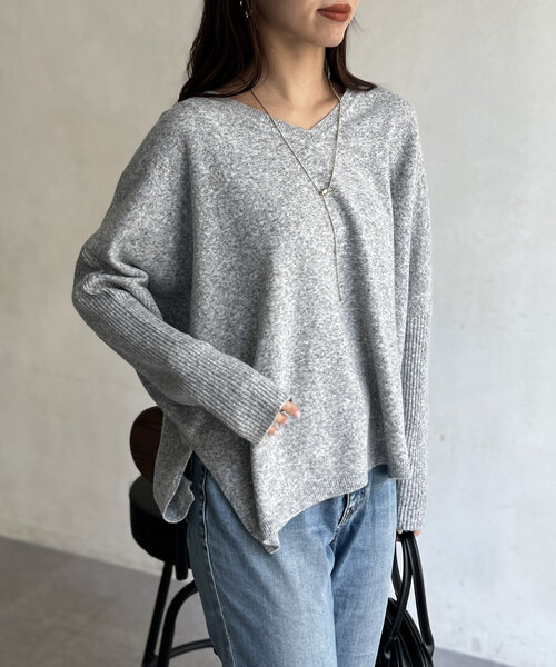 Chez toi(シェトワ)の「Vネック袖リブざっくりプルオーバー(ニット/セーター・レディース・レッド/アイボリー/ブラック/グレー・FREE)」の15枚目の写真