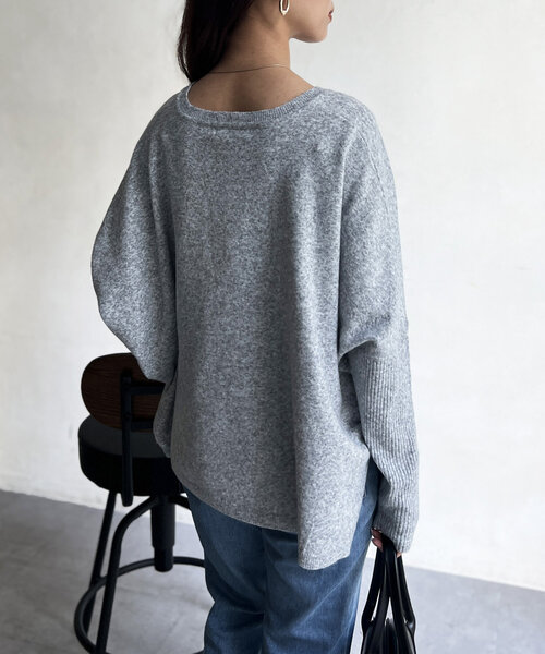 Chez toi(シェトワ)の「Vネック袖リブざっくりプルオーバー(ニット/セーター・レディース・レッド/アイボリー/ブラック/グレー・FREE)」の18枚目の写真