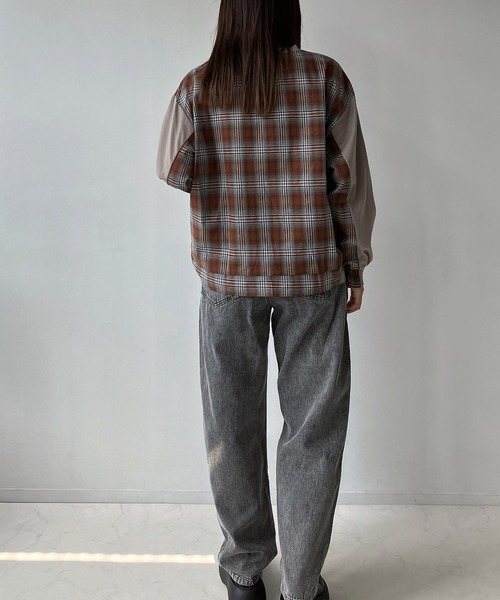 AS KNOW AS plus（アズノゥアズプラス）の「◇カットソーと布帛切り替えプルオーバー（Tシャツ/カットソー・レディース・ブラック/グレイッシュベージュ/ネイビー・FREE）」の16枚目の写真