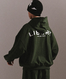 LIBERE（リベーレ）の「LIBERE リベーレ / LIBERE LOGO HOODIE ロゴグラフィックプリントビッグシルエットパーカー / 245223-245224-245225（パーカー）」